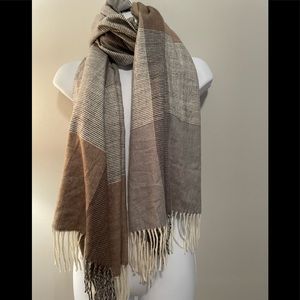 NWT Kenuo cashmere grey neutral scarf Royal Rossi